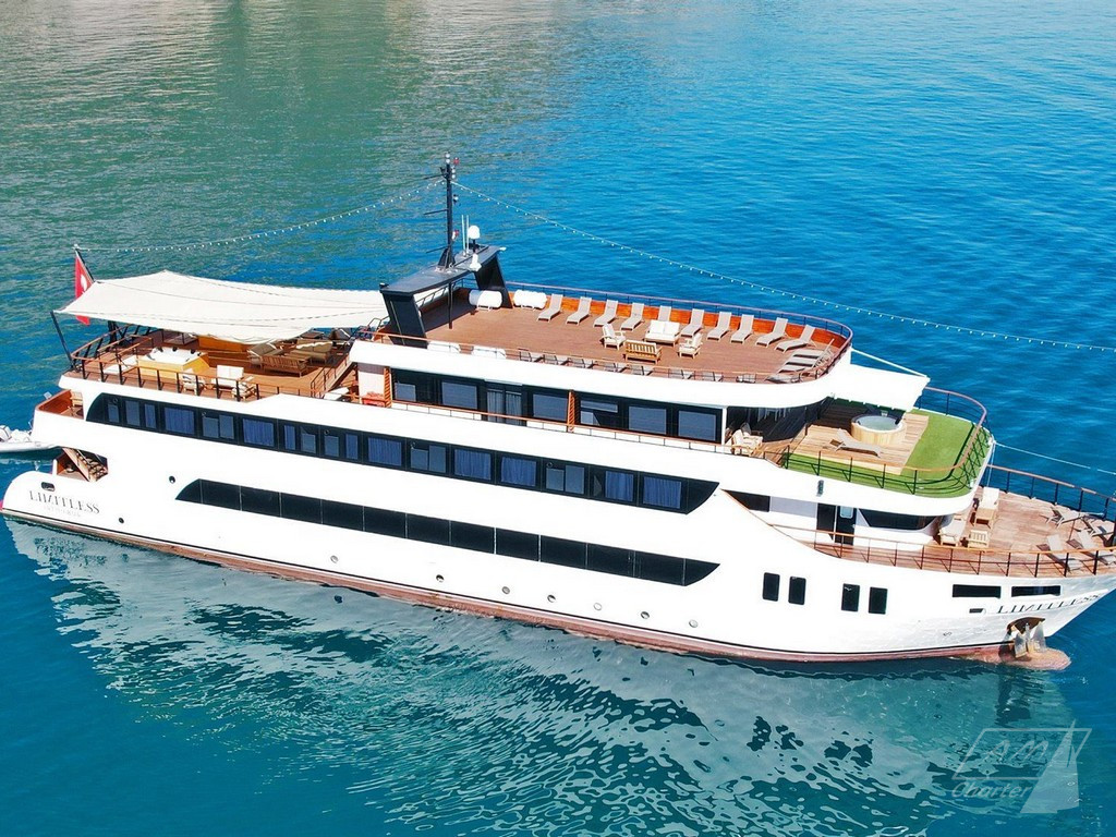 Superyacht 56 metri Limitless