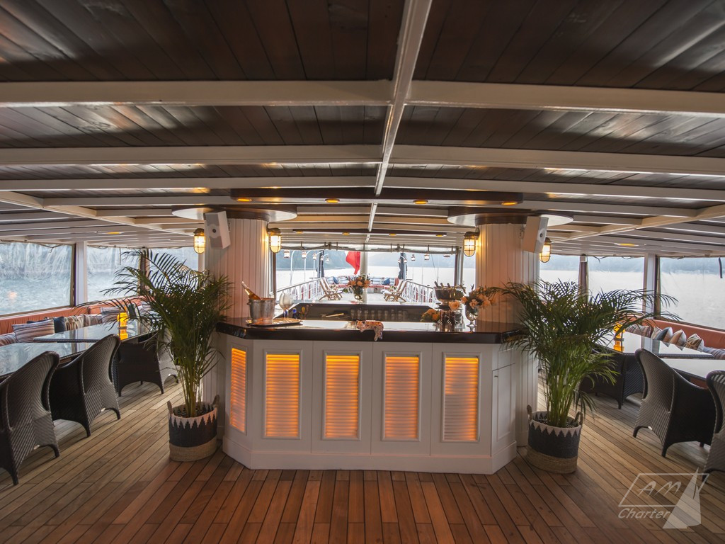 Imbarcazione di lusso 52 mt Halas