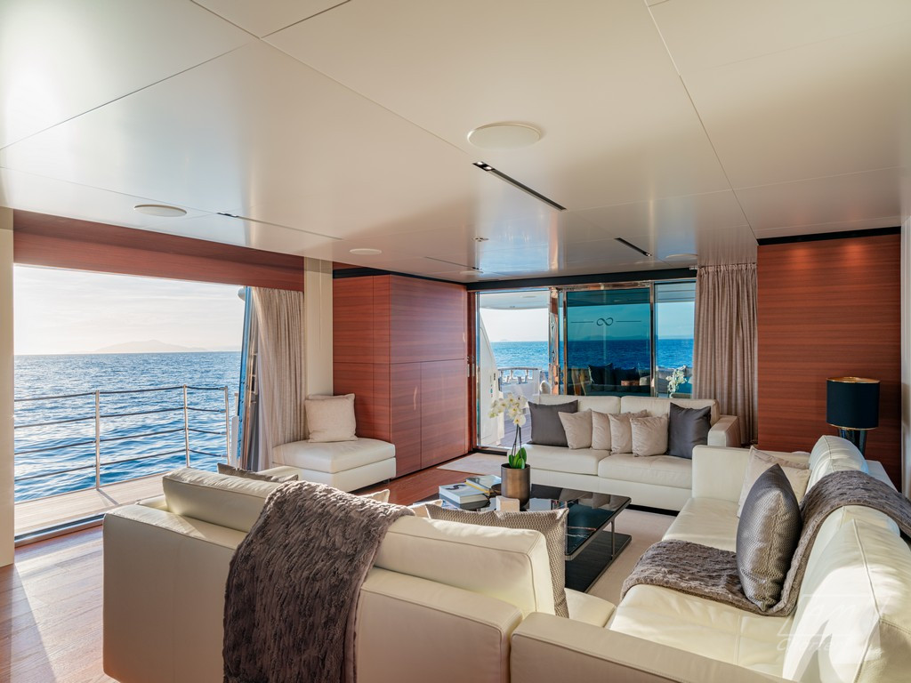 Ferretti Navetta 33 South