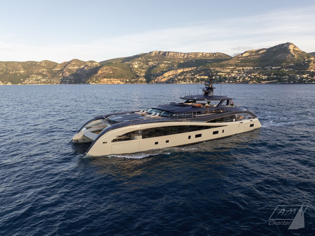 Catamarano di lusso Rossinavi 43 mt