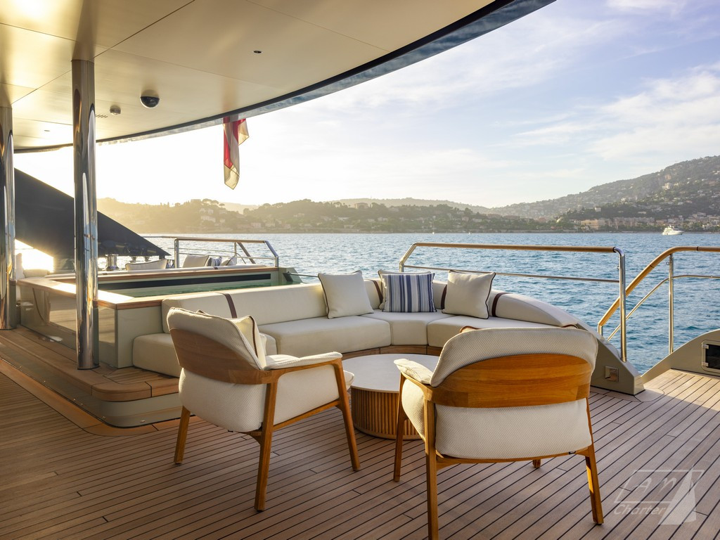 Catamarano di lusso Rossinavi 43 mt