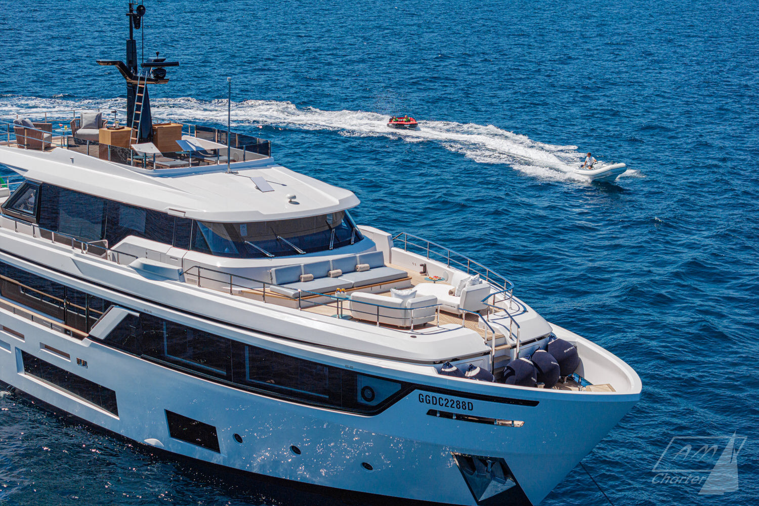 Ferretti Custom Line Navetta 30 TWINS