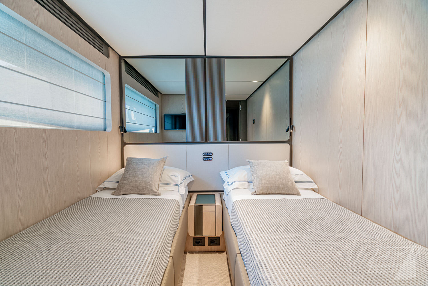 Ferretti INFYNITO 80 TRILOGY