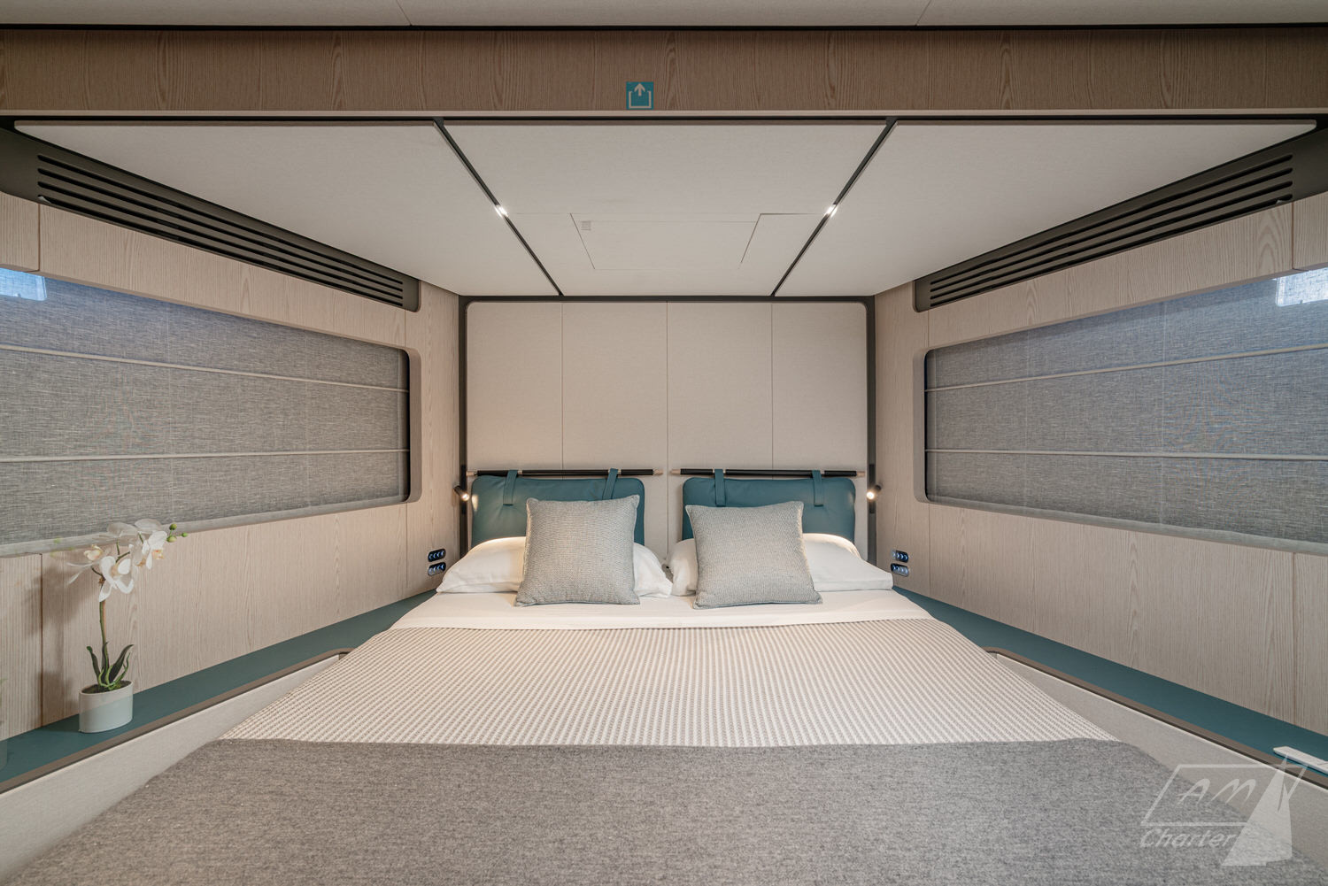 Ferretti INFYNITO 80 TRILOGY