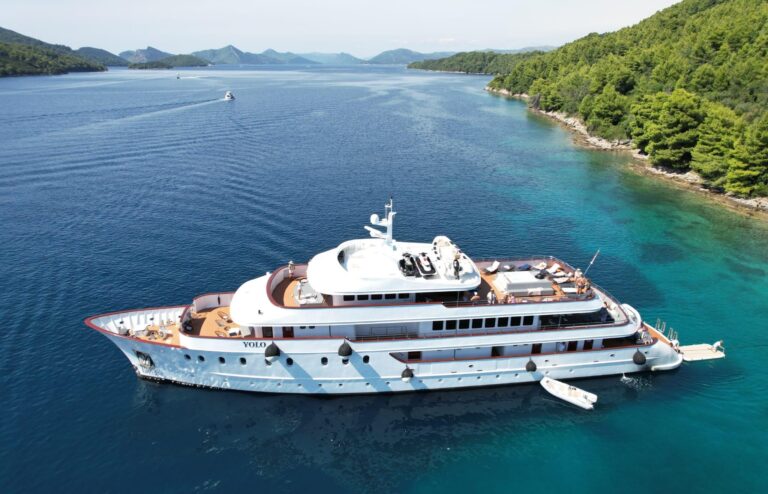 AM Charter Megayacht 48mt Yolo AM Charter Megayacht 48mt Yolo
