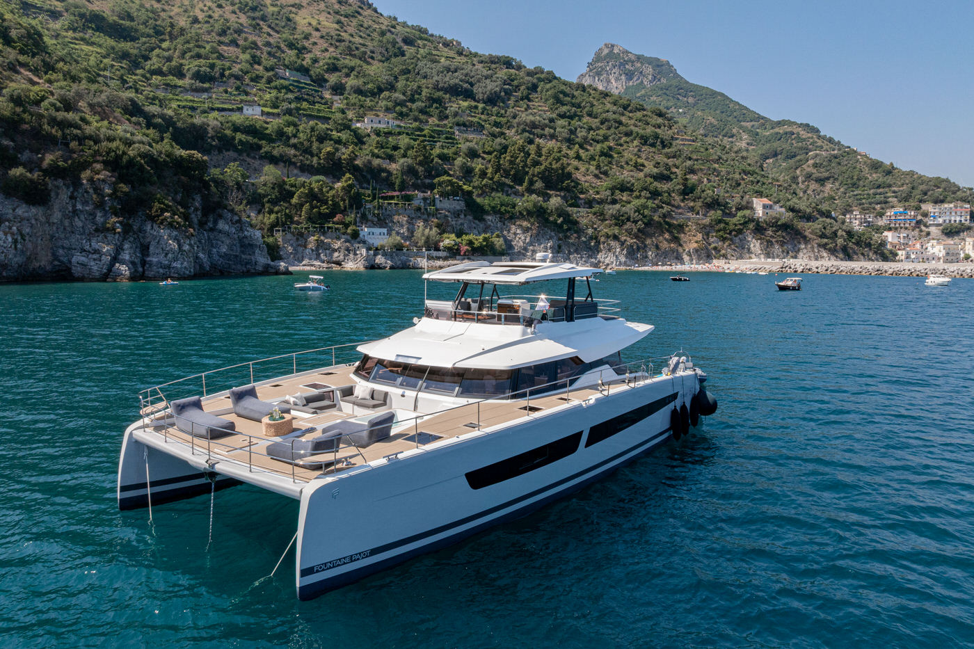 Fountaine Pajot Power 67 CORE