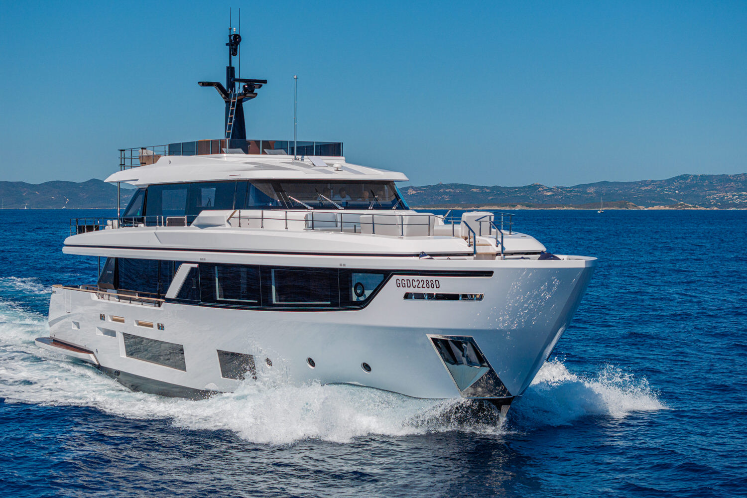 Ferretti Custom Line Navetta 30 TWINS