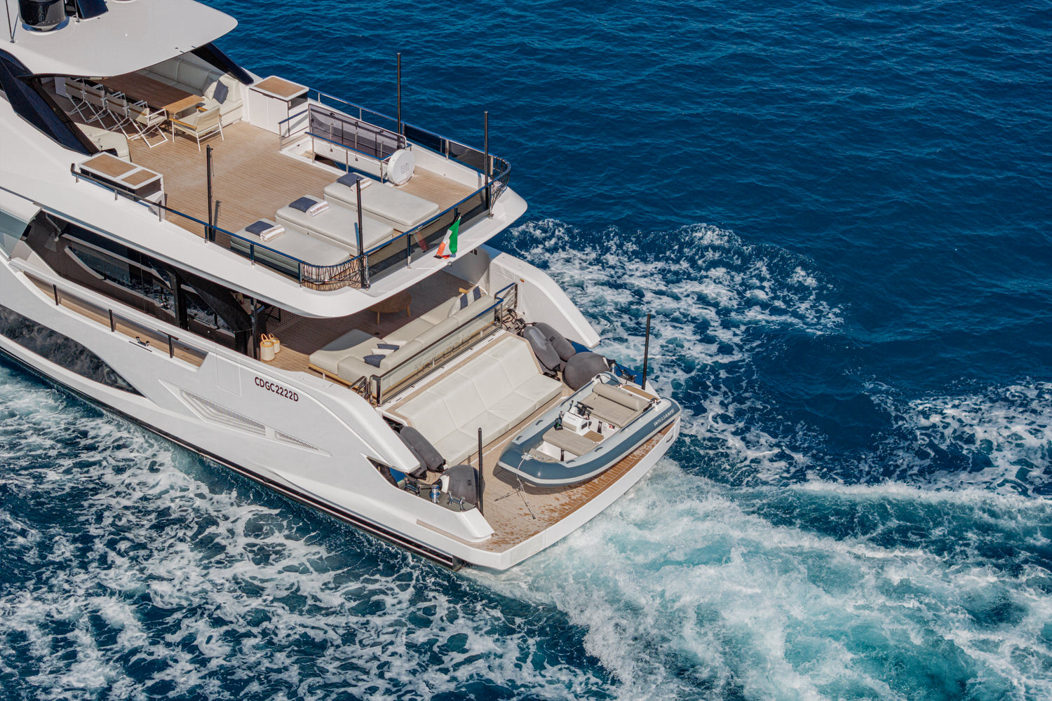 Ferretti INFYNITO 80 TRILOGY